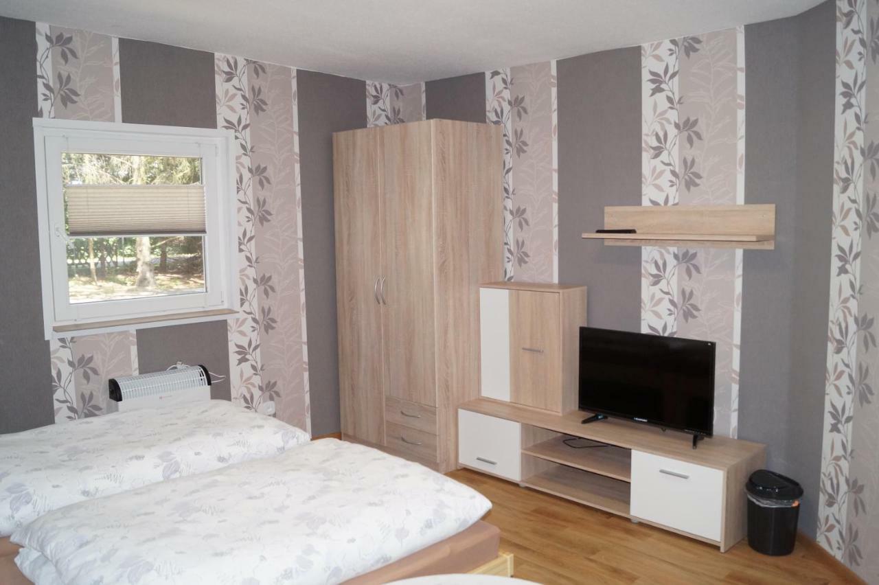 Ferienhaus Zum Jagdschlosschen Letschin Exterior foto